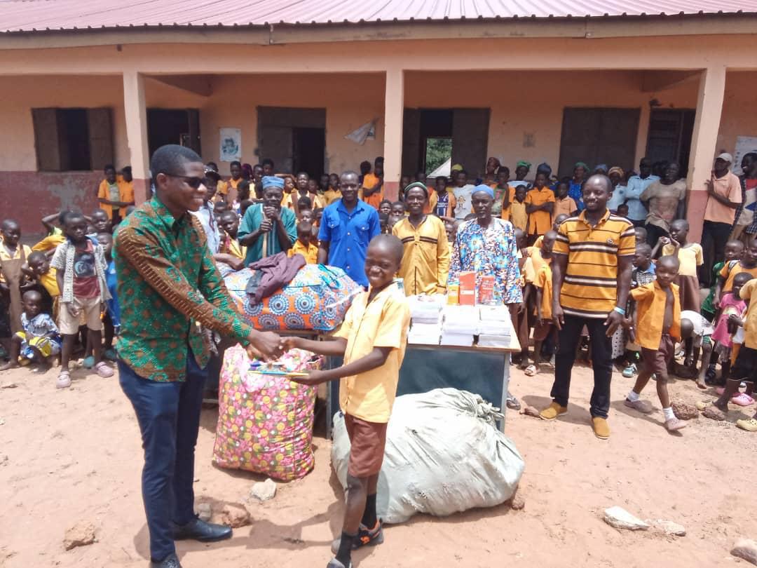 Children at a Soar Up Foundation outreach